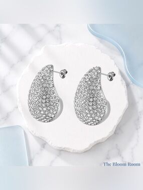 Crystal Muse Earrings Silver | 18K Gold Plated